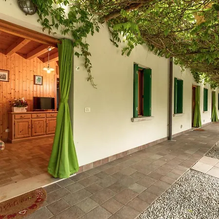 1 Bedroom Cozy In -pd- Appartamento Sacile